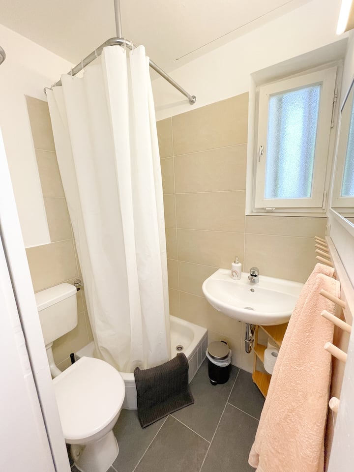 e00042bd-3e3b-42d9-9ec9-e0e2d3b9cb80